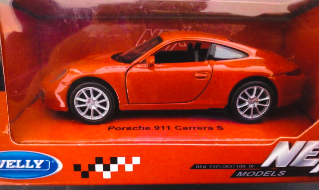 Auto escala porsche en caja