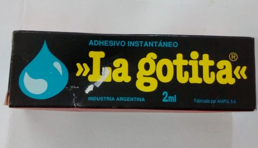 Gotita adhesivo