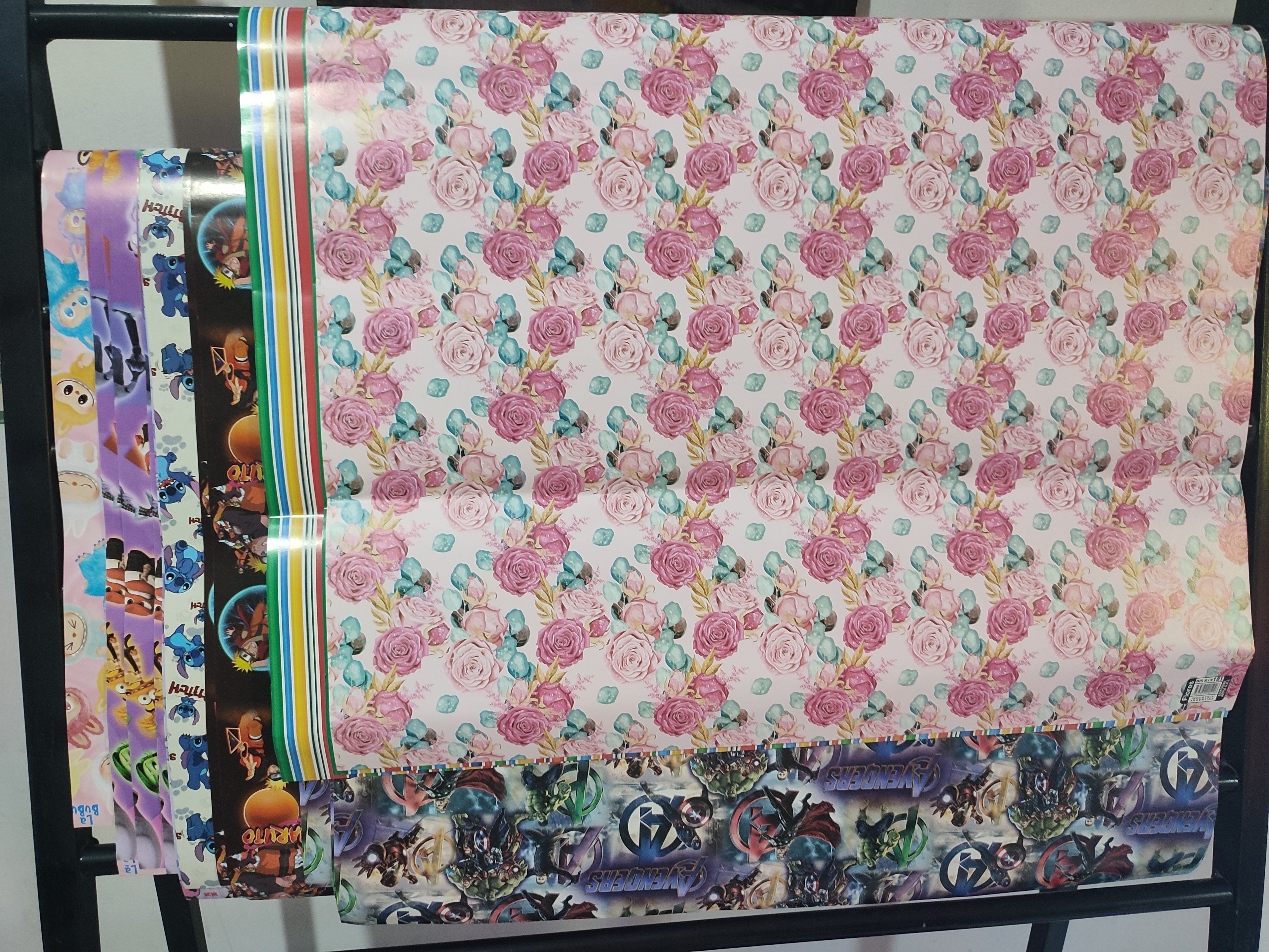 Papel fantasia plasticado Maucci surtido